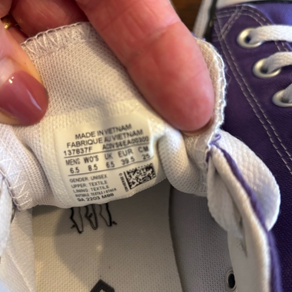 Women’s purple Converse sneakers size 8.5 - Picture 6 of 8